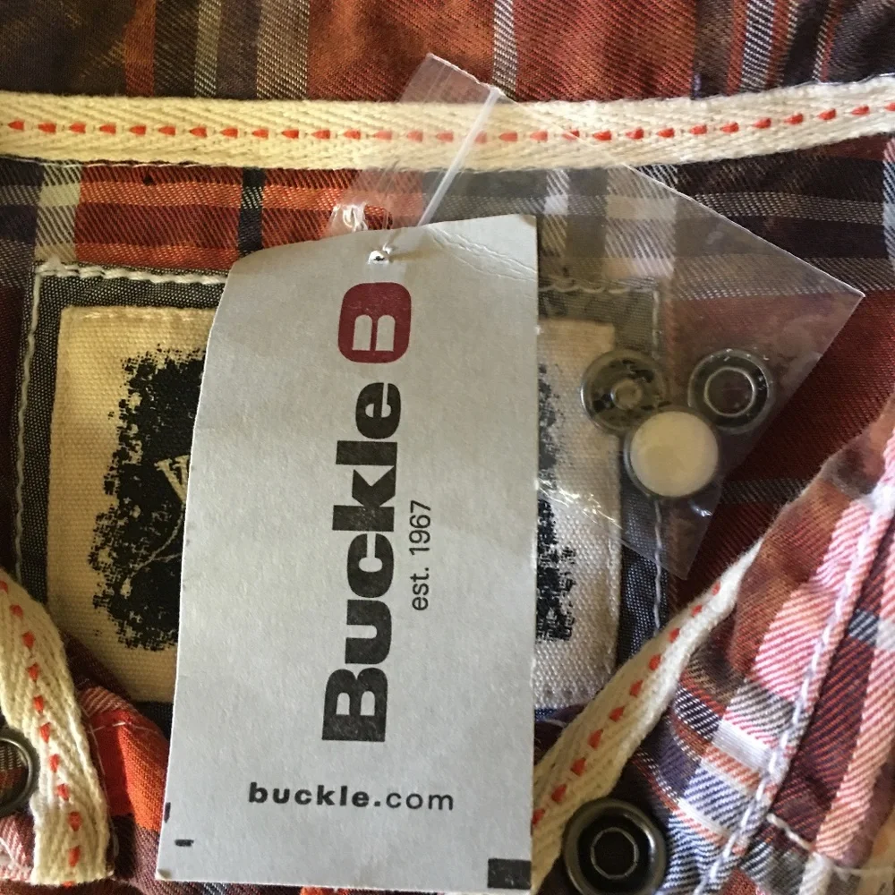 Buckle Boys Distressed Western Style Shirt size M